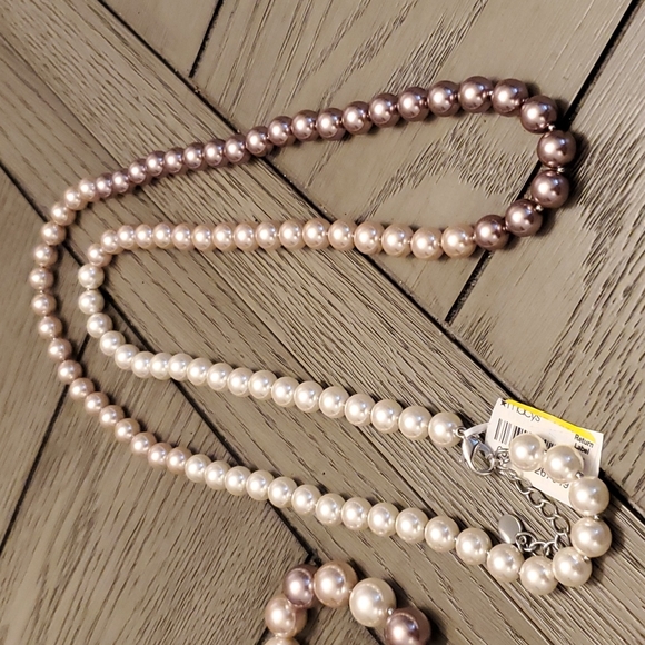 Pearl (Faux) NEW Necklace and Stretch Bracelet - Picture 4 of 8